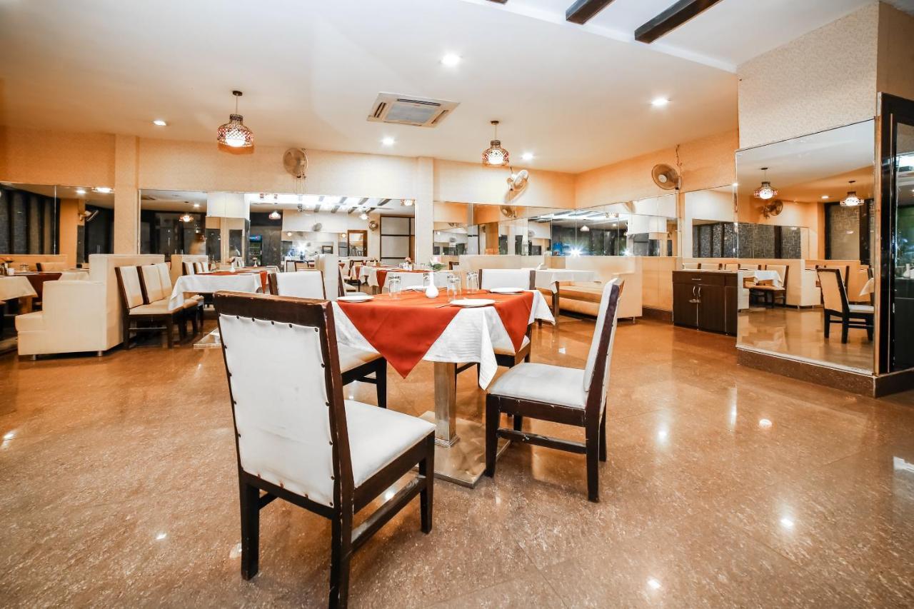 Oyo 35769 Hotel Rishabh Jhānsi Esterno foto