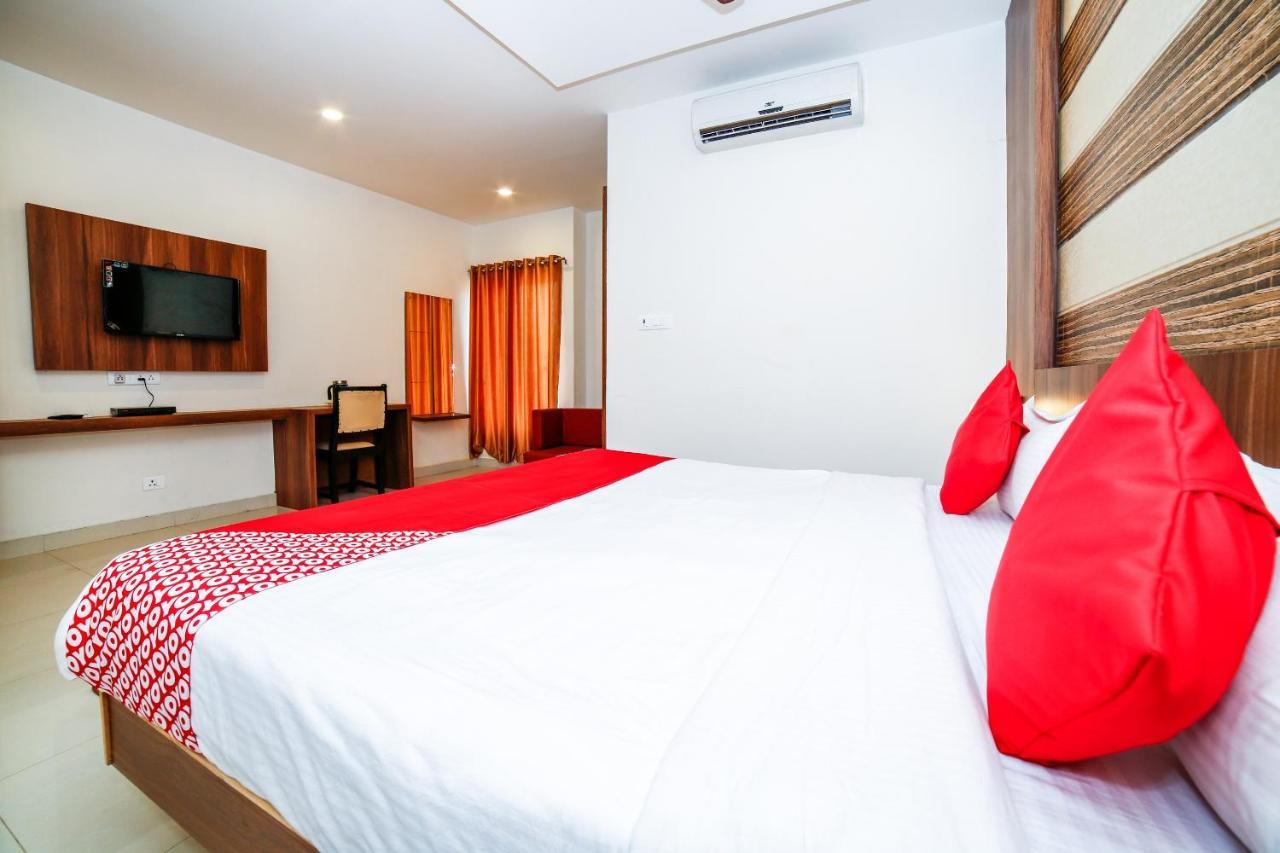 Oyo 35769 Hotel Rishabh Jhānsi Esterno foto
