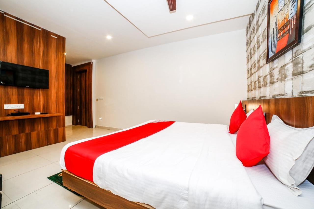 Oyo 35769 Hotel Rishabh Jhānsi Esterno foto