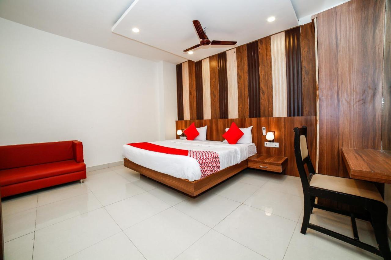Oyo 35769 Hotel Rishabh Jhānsi Esterno foto