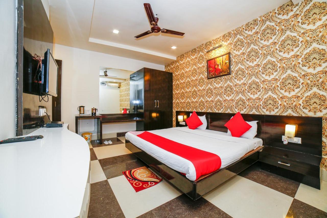 Oyo 35769 Hotel Rishabh Jhānsi Esterno foto