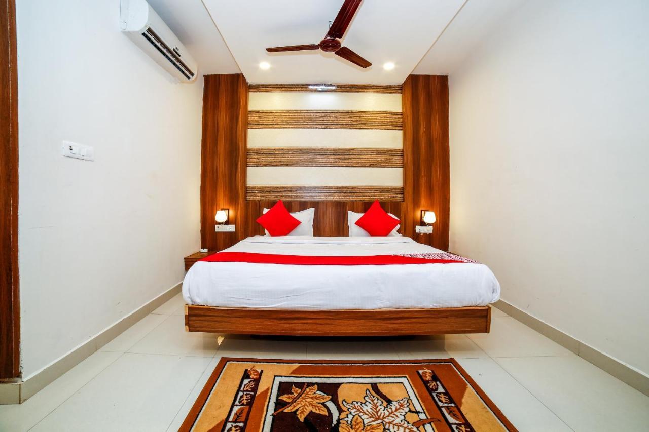 Oyo 35769 Hotel Rishabh Jhānsi Esterno foto