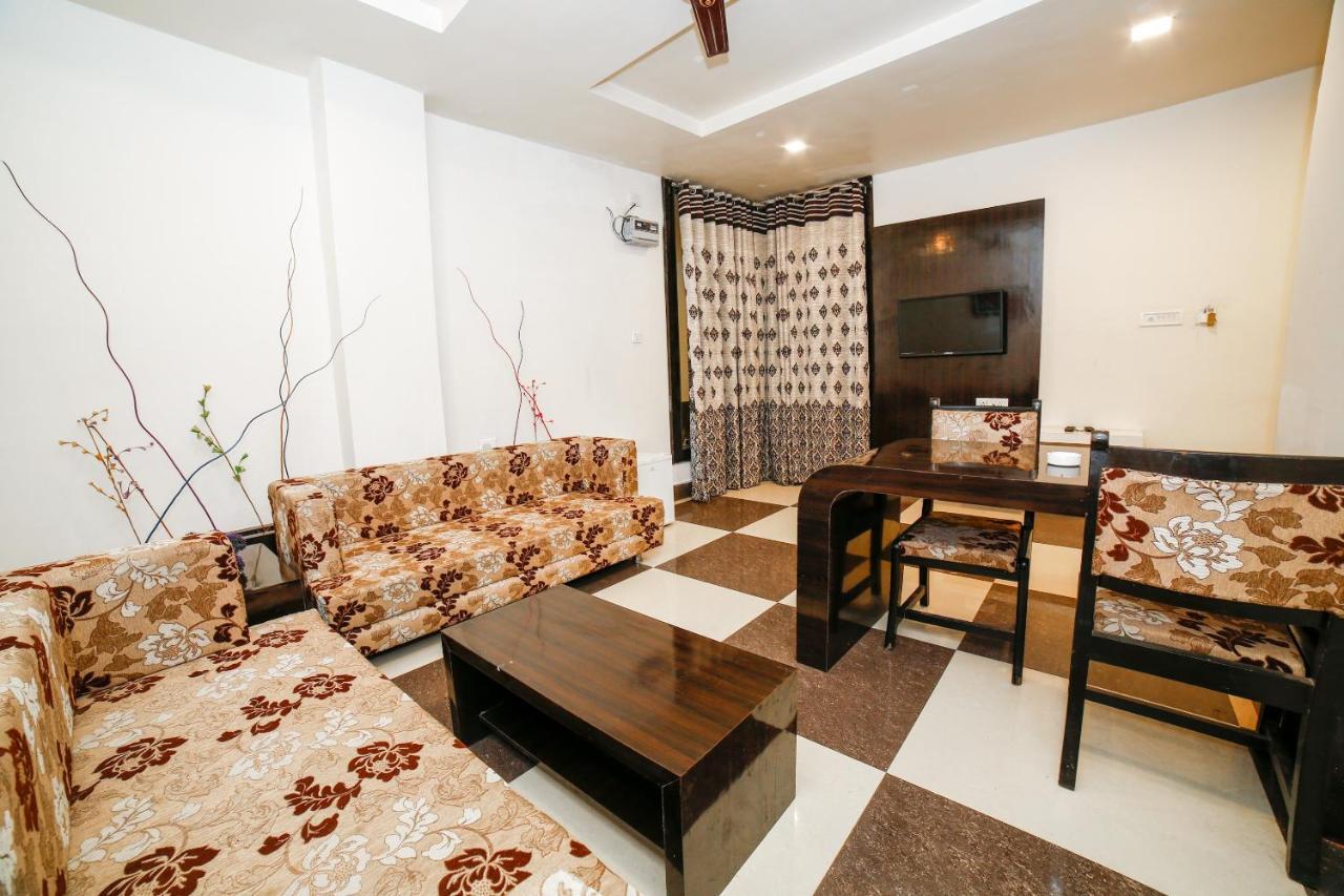 Oyo 35769 Hotel Rishabh Jhānsi Esterno foto