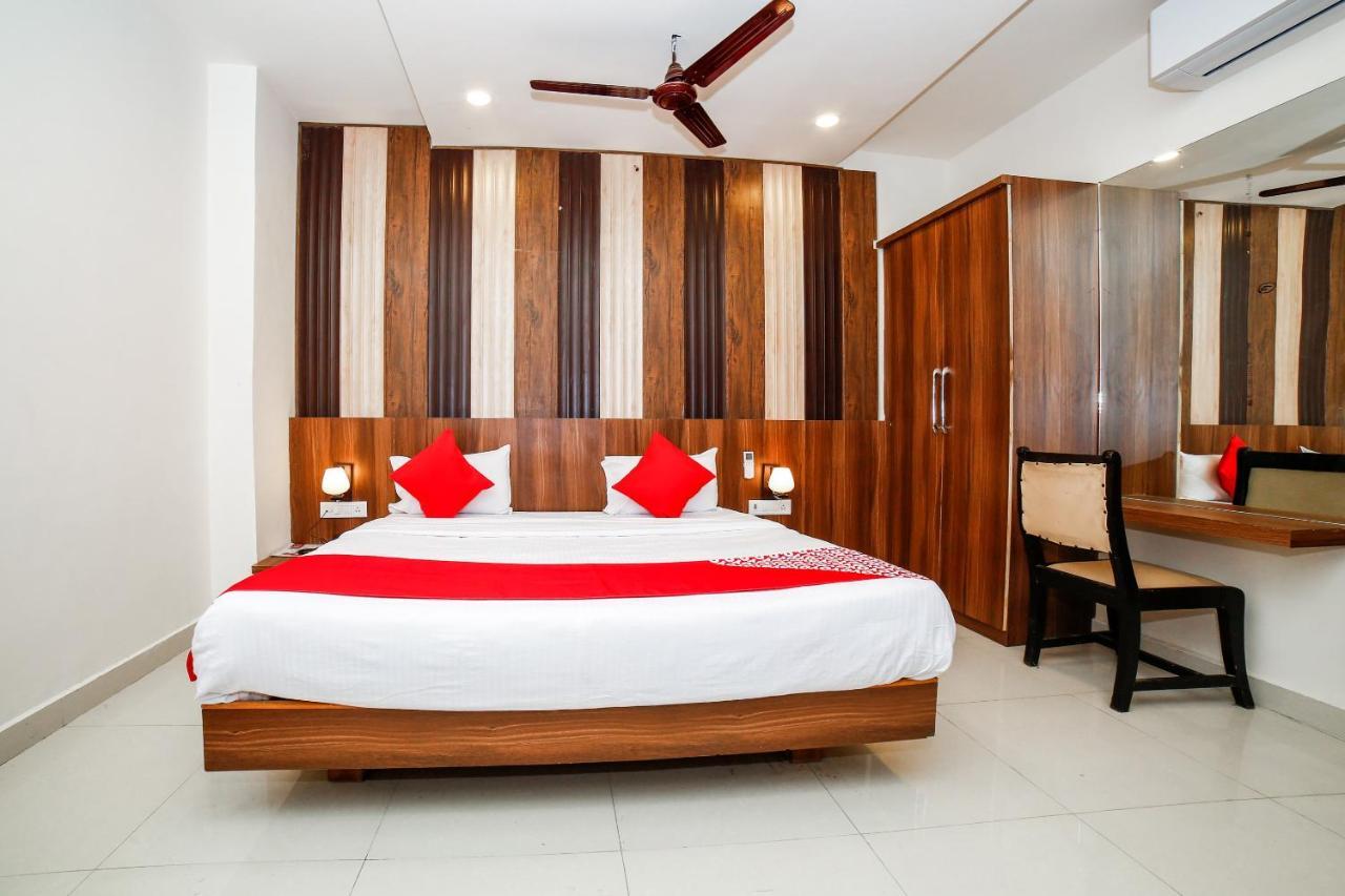 Oyo 35769 Hotel Rishabh Jhānsi Esterno foto